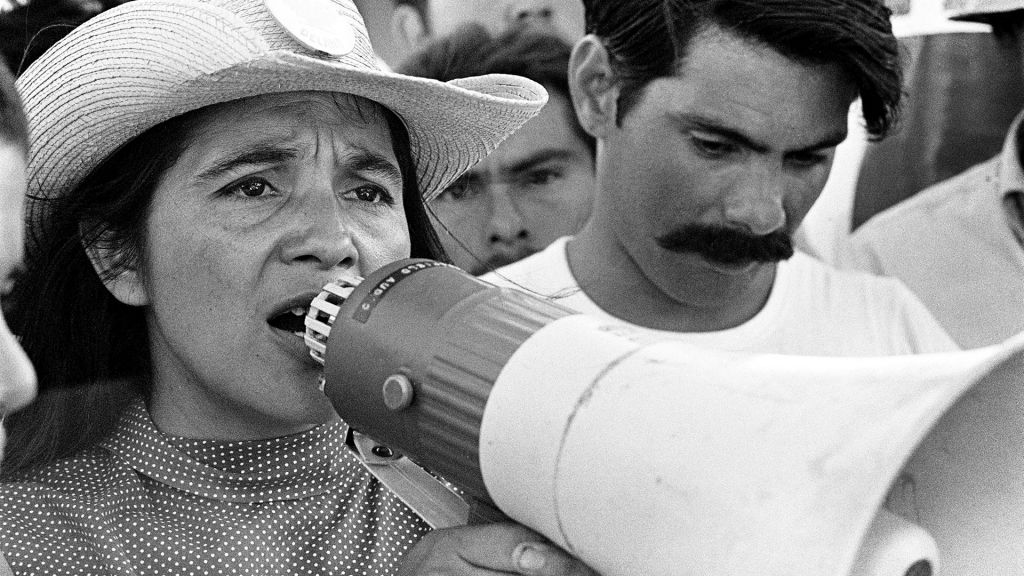 Dolores Huerta rallying farmworkers, in Dolores