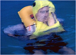 Modern lifevest with splashguard